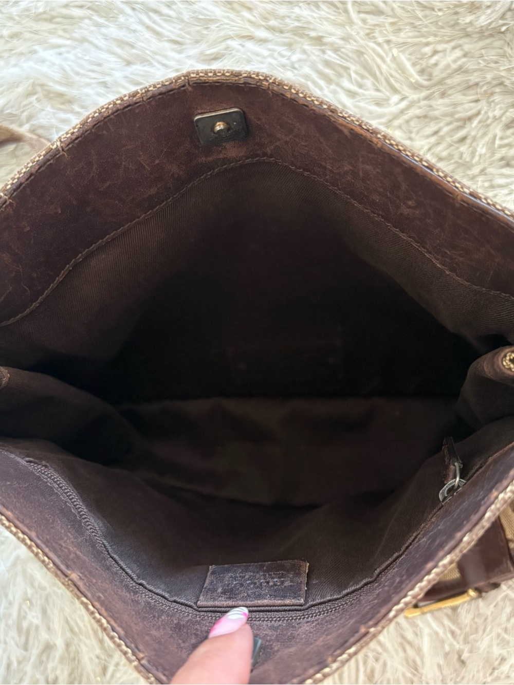 Gucci Brown GG Supreme Canvas Messenger Bag with Dark Brown Trim WORN - Picture 13 of 16